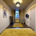 New Faces Design Apartment In Downtown